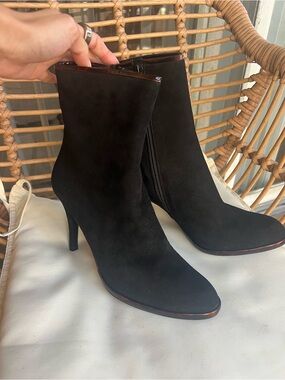 Stuart Weitzman Black Suede Ankle Heel Booties With Tortoise Shell 8 1/2